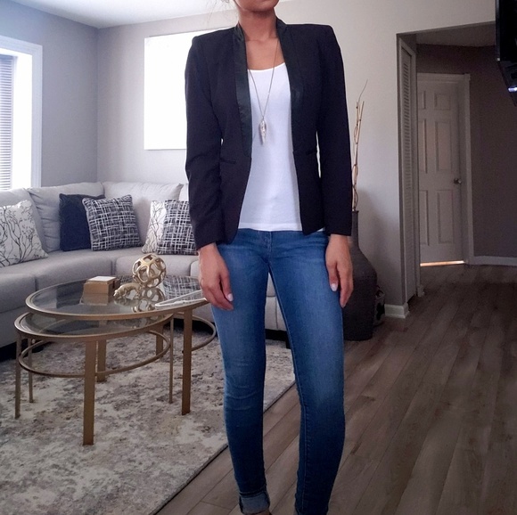 NWT H&M Black Blazer! - Picture 3 of 8